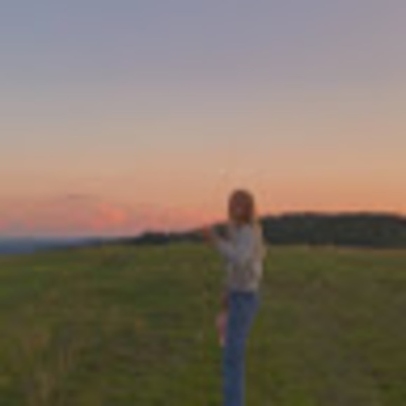 Meet your Posher, Louise - Picture 1 of 1